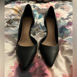 Black pointed toe heels
